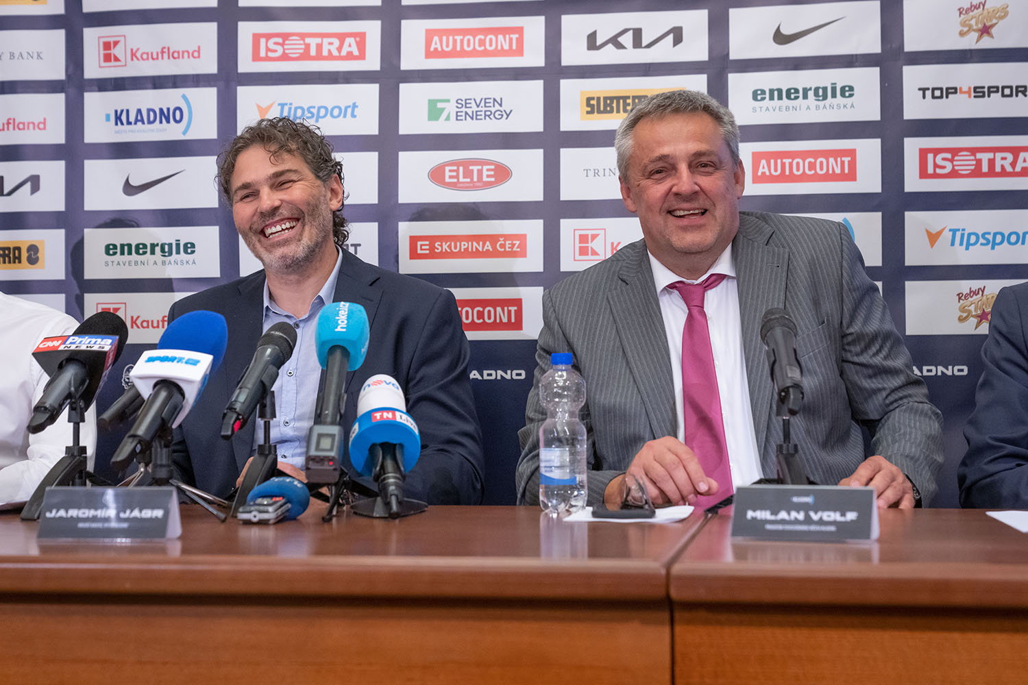 Jaromír Jágr a Milan Volf na tiskové konferenci 4.8.2022